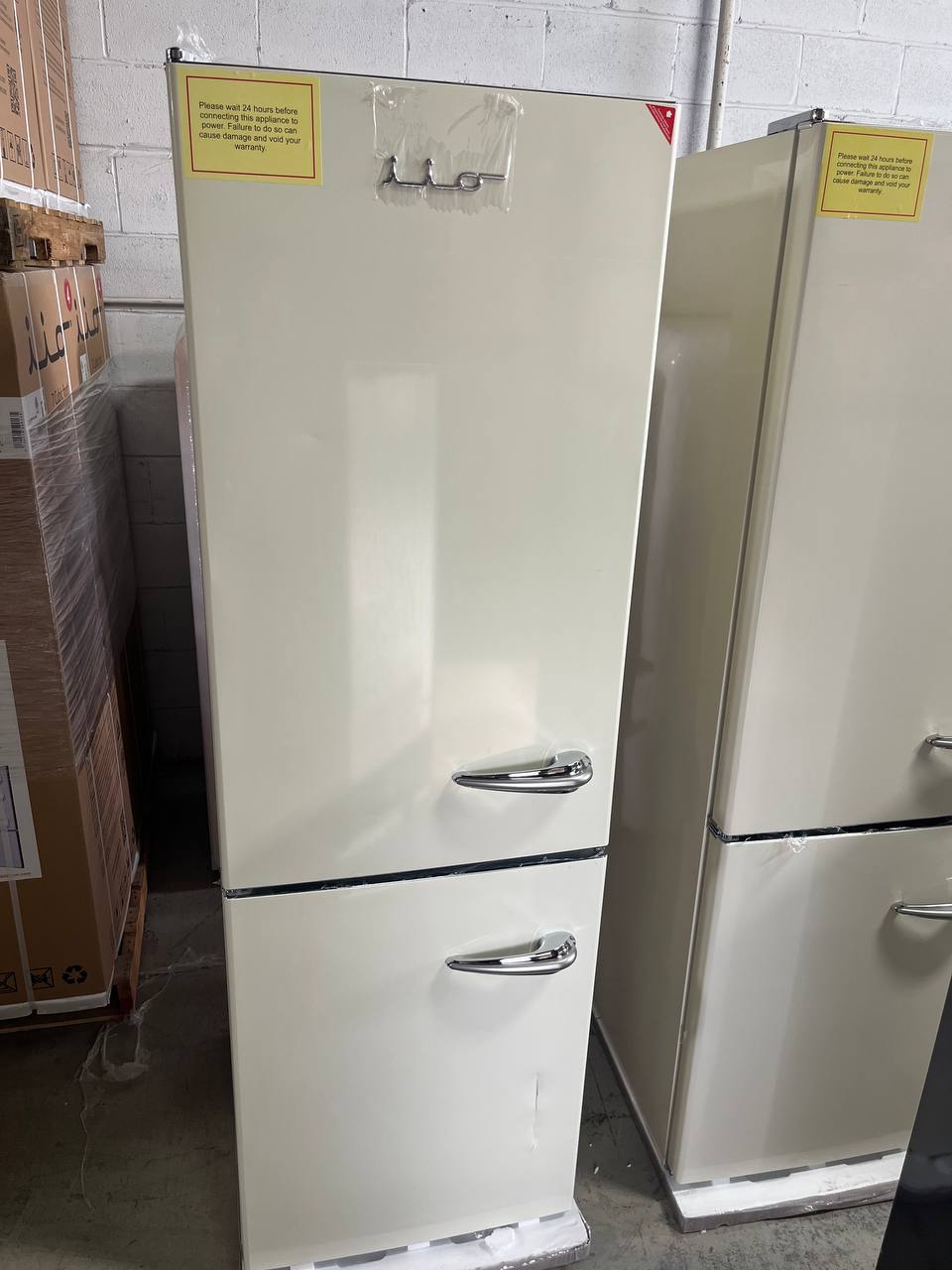 OPEN BOX iio Retro Mod RM1 (ALBR1372-11) Refrigerator - Cream Left Hinge - Discounted - Clearance Appliance