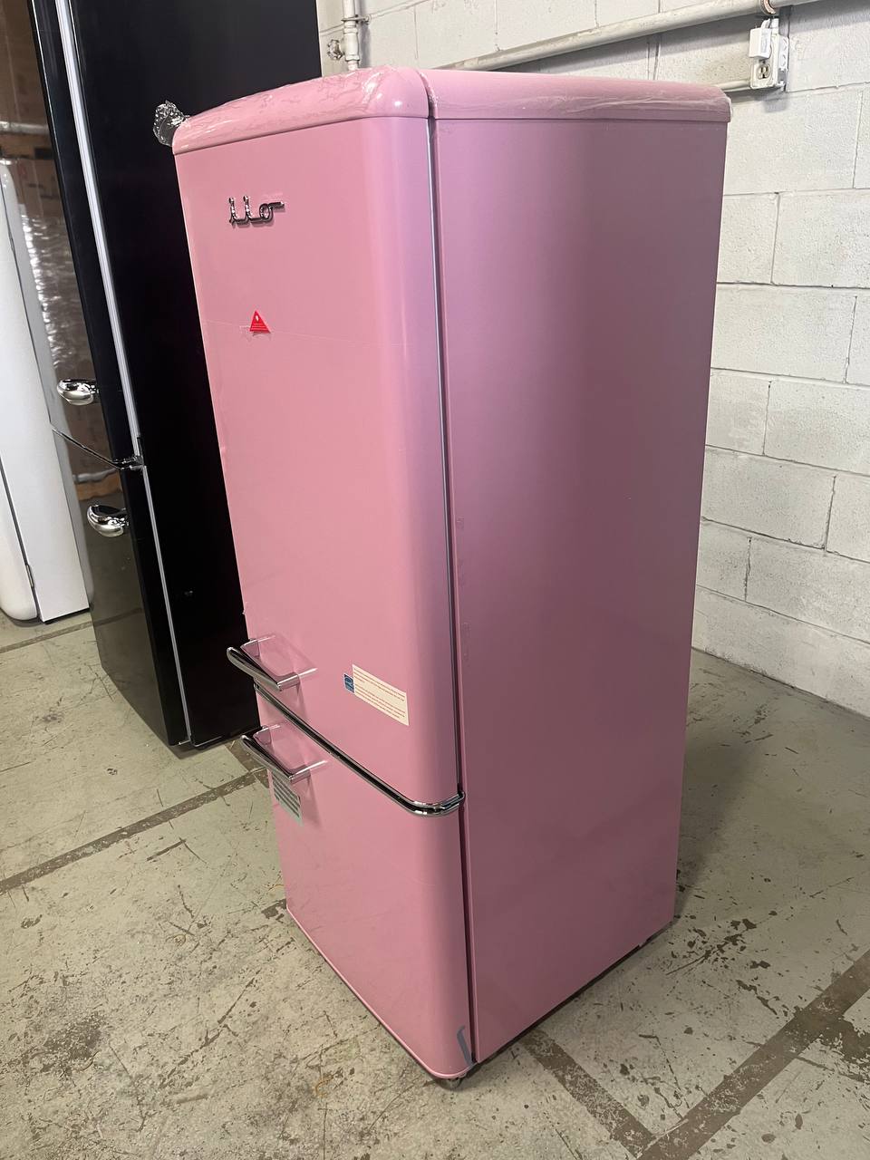 OPEN BOX iio Fun FF1 (MRB192-07) Refrigerator - Pink - Discounted - Clearance Appliance
