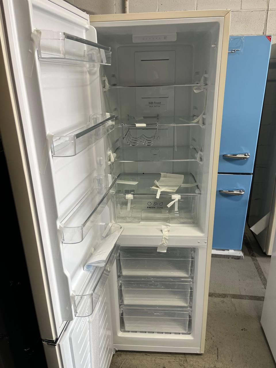 OPEN BOX iio Retro Mod RM1 (ALBR1372-11) Refrigerator - Cream Left Hinge - Discounted - Clearance Appliance
