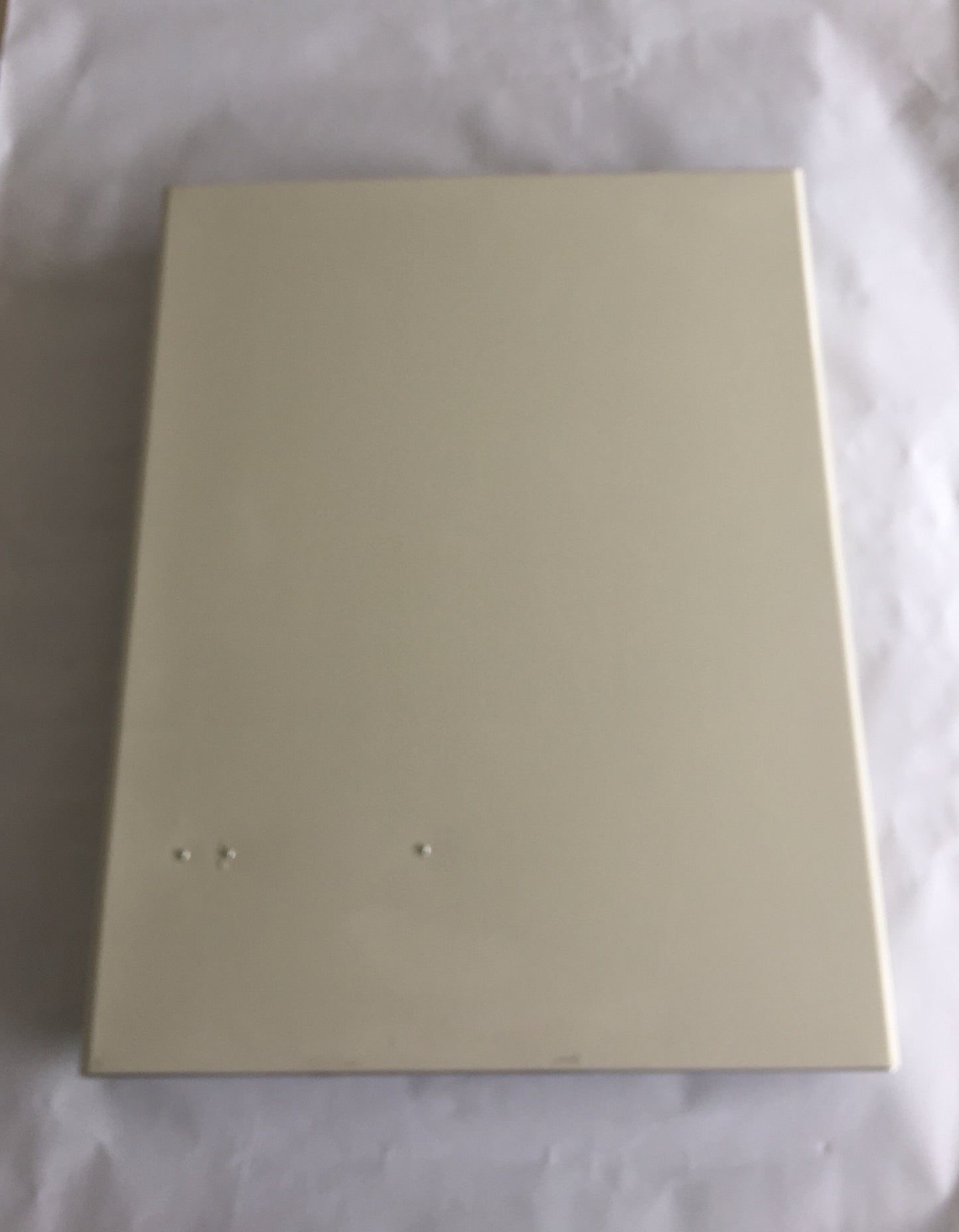 ALBR1372 Lower Door Cream Left Hinge (07-00088)