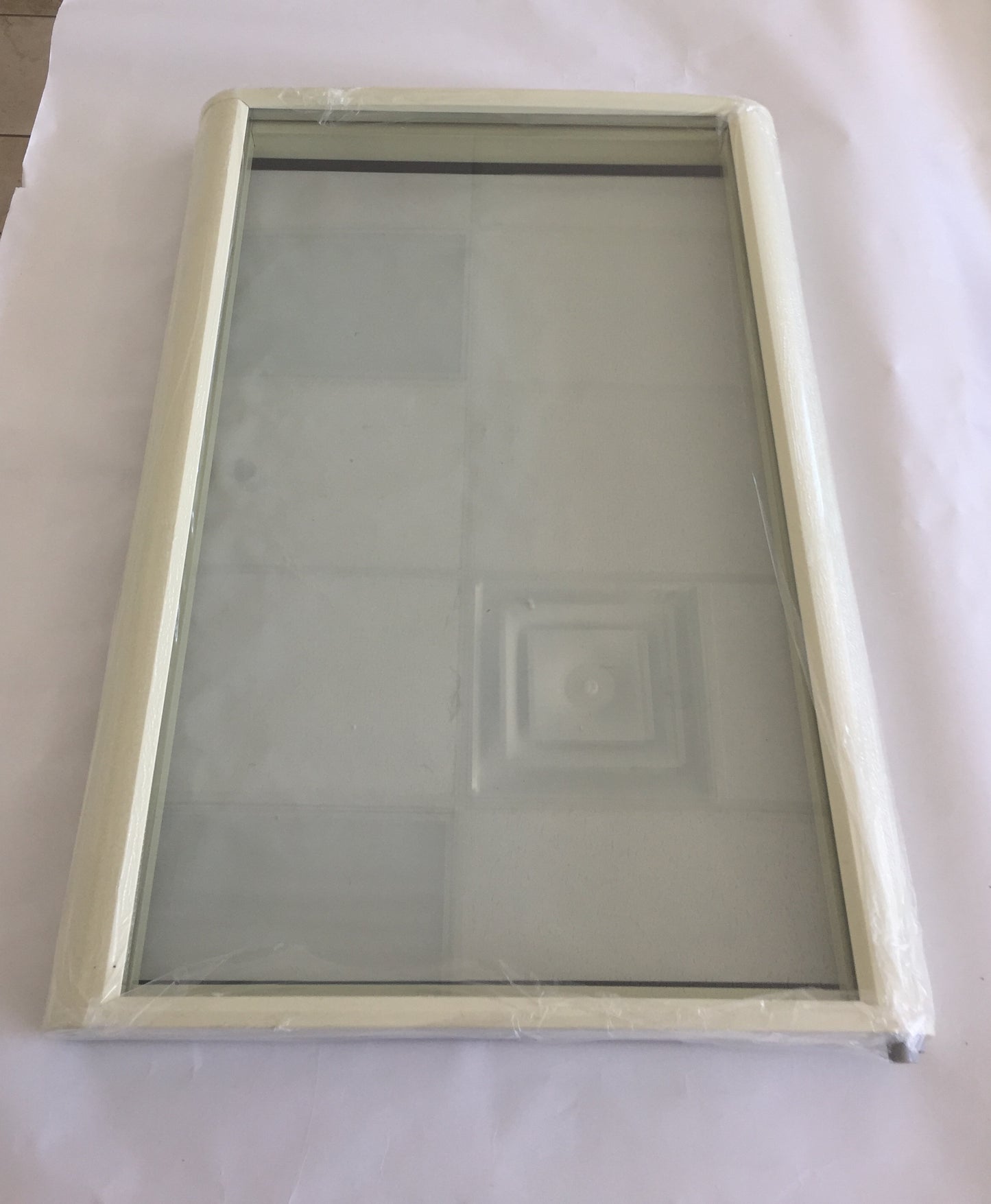 IFF2-WS30 Door W/Glass Butter Cream (04-00125)