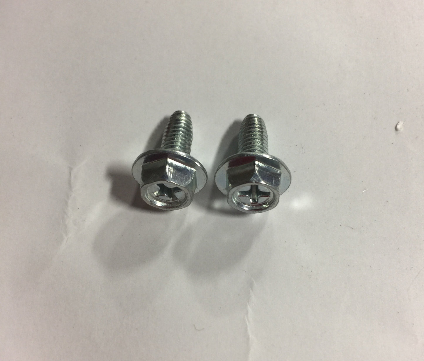 MRB192 Handle Screw Right (04-00051)