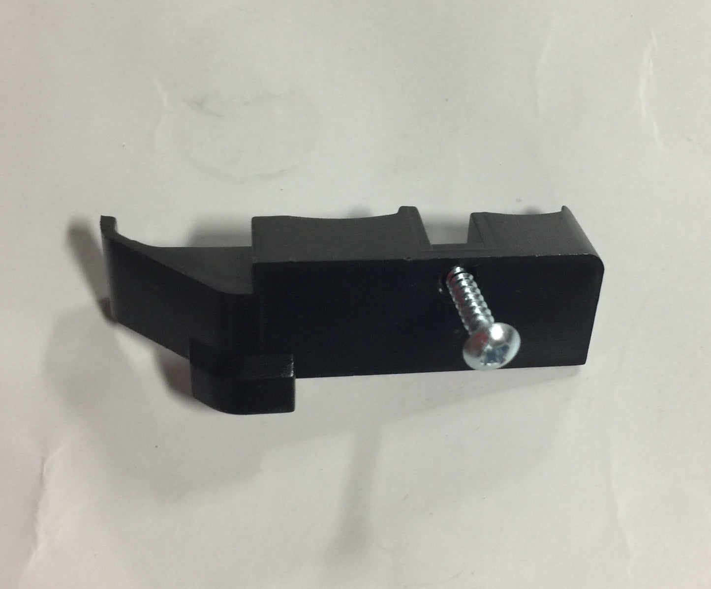 MRB192 Electrical Housing Retaining Clip (04-00063)