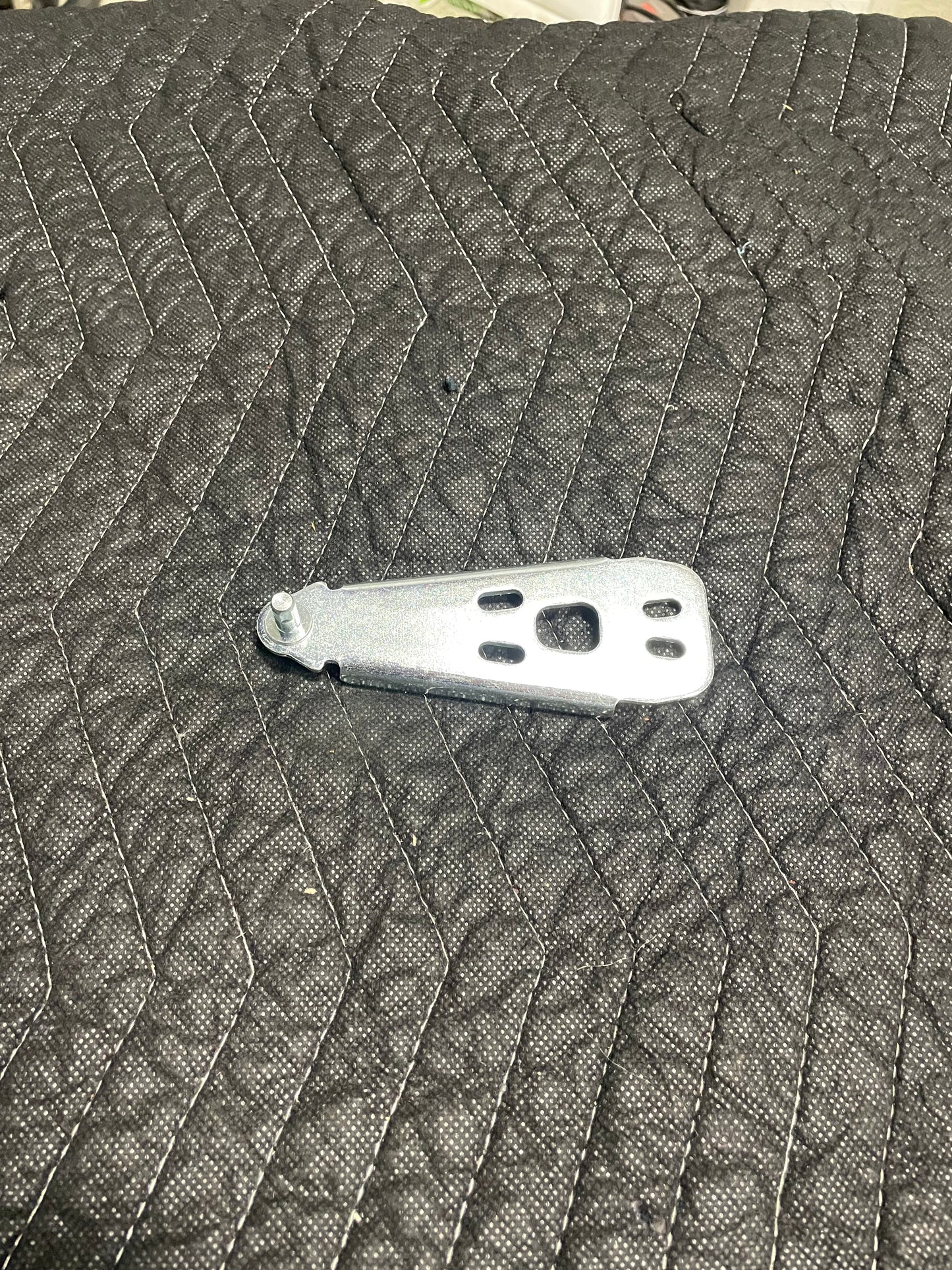 IFF2-WS30 Lower Door Hinge (04-00112)