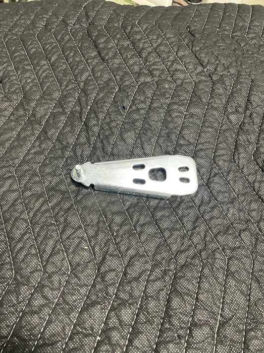 IFF2-WS30 Lower Door Hinge (04-00112)