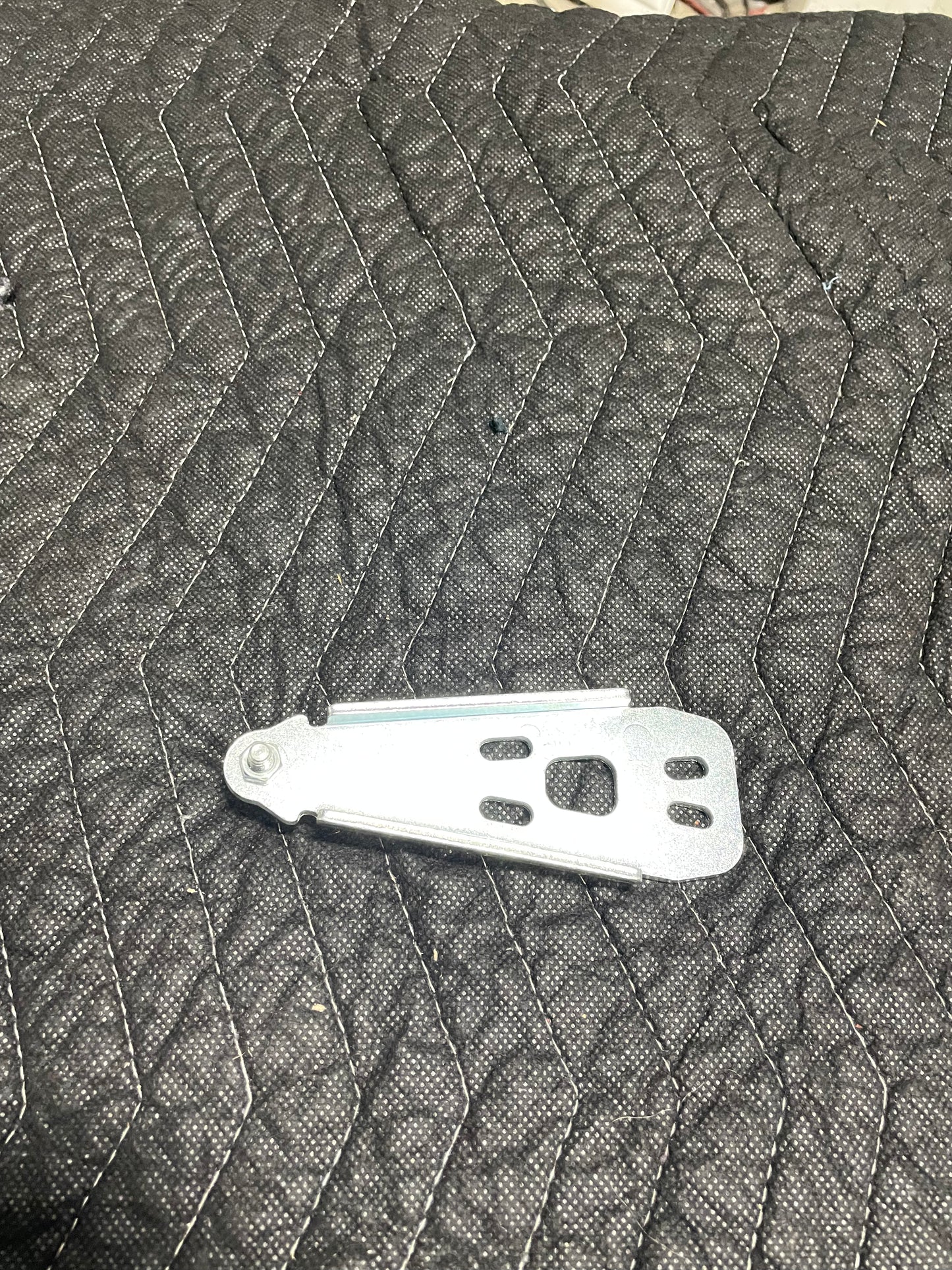 IFF2-WS30 Lower Door Hinge (04-00112)