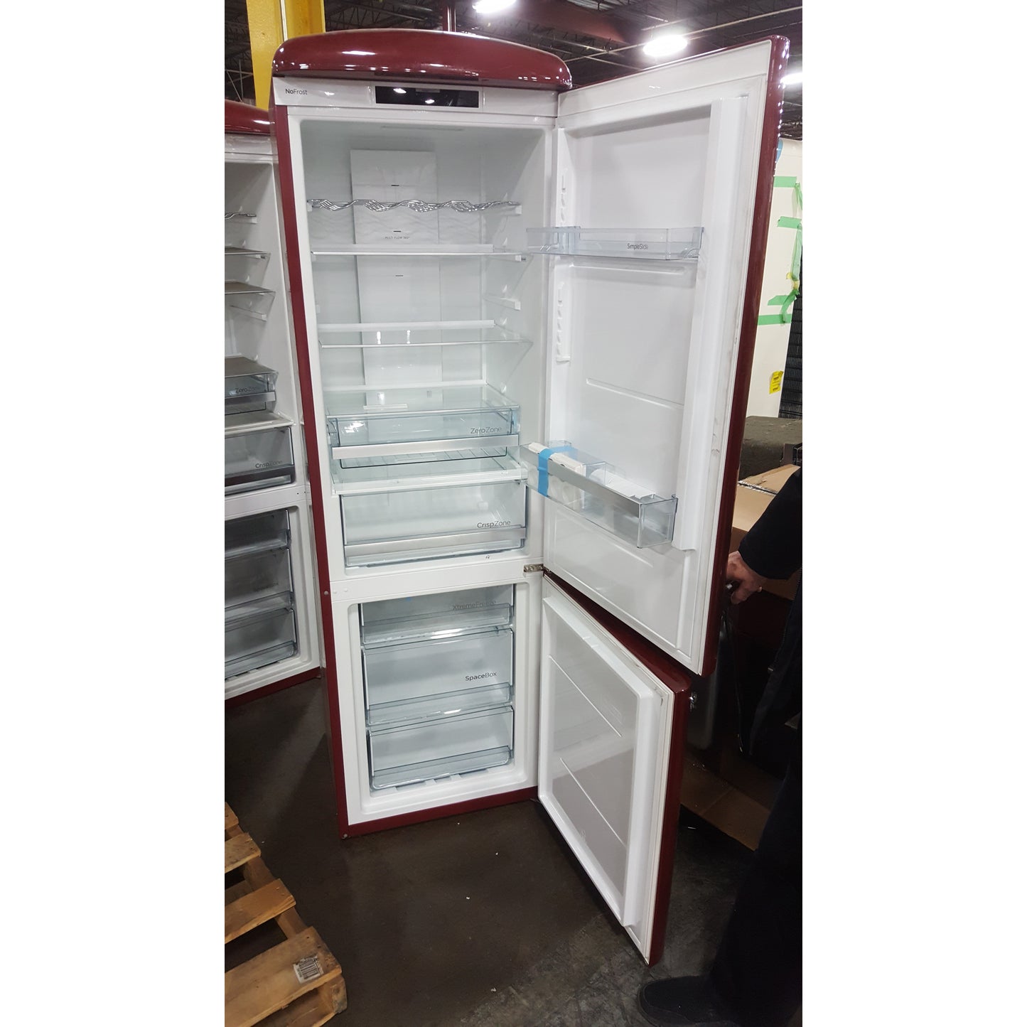 Caloric Retro Refrigerator B-Stock CRBR-2412RR